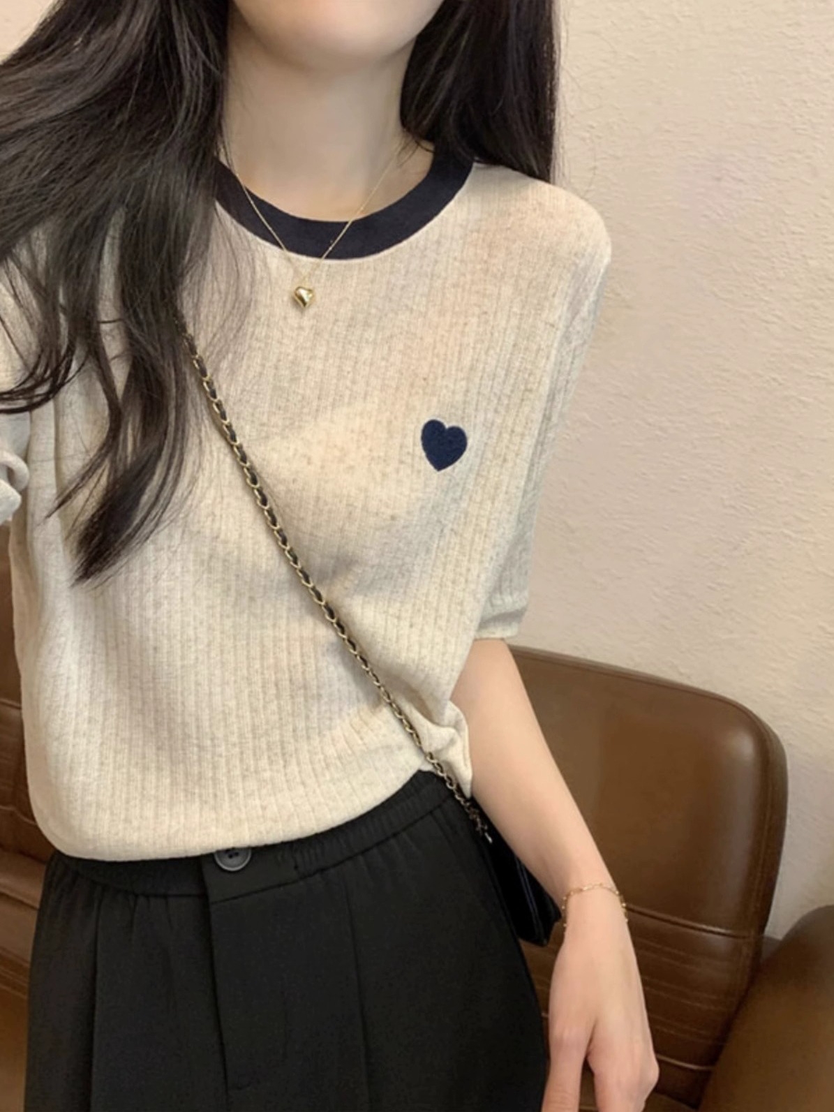 Knit Short Sleeve T-Shirt Wome - Embroidery Design Love 리뷰 및 가격