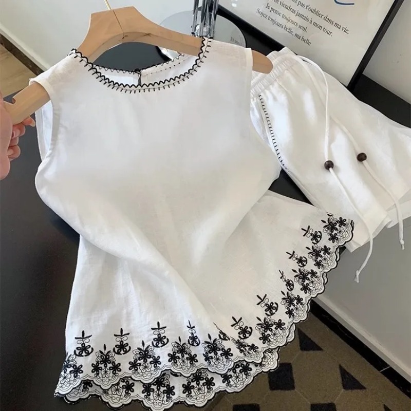 Simple Old Money Style Cotton  - Embroidery Uniforms 리뷰 및 가격