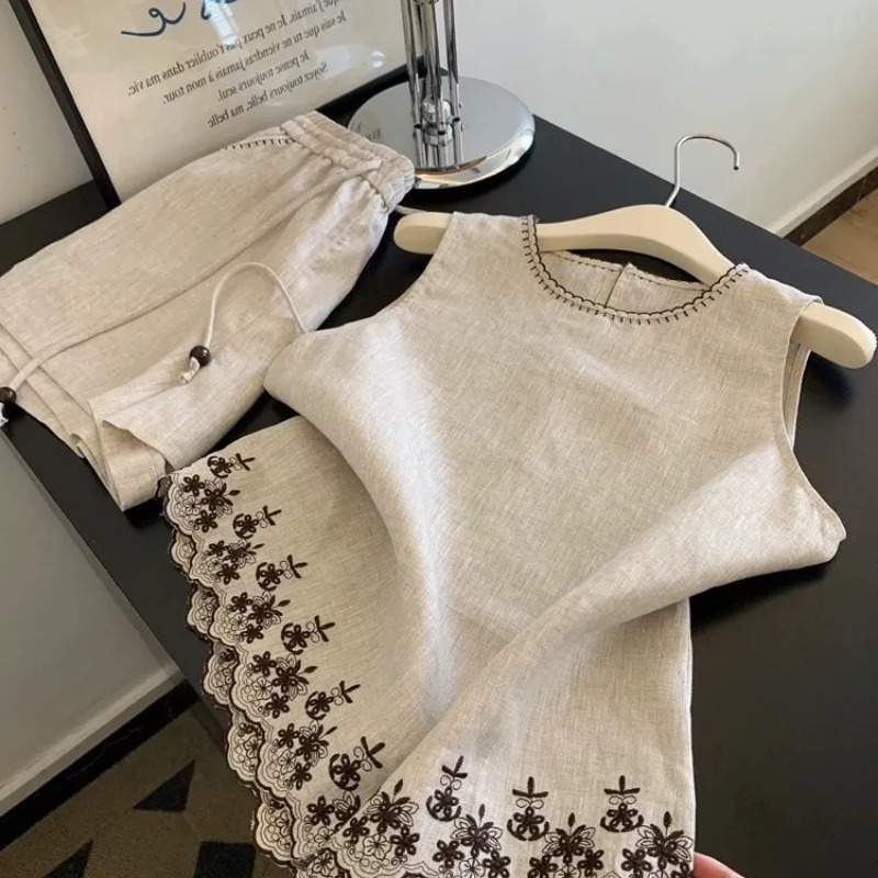Simple Old Money Style Cotton  - Embroidery Uniforms 리뷰 및 가격