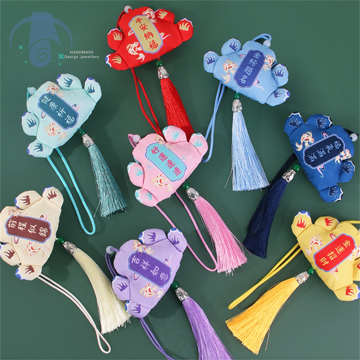 Sachet Pendant Golden Toad Des - Embroidery Alphabet Designs 리뷰 및 가격