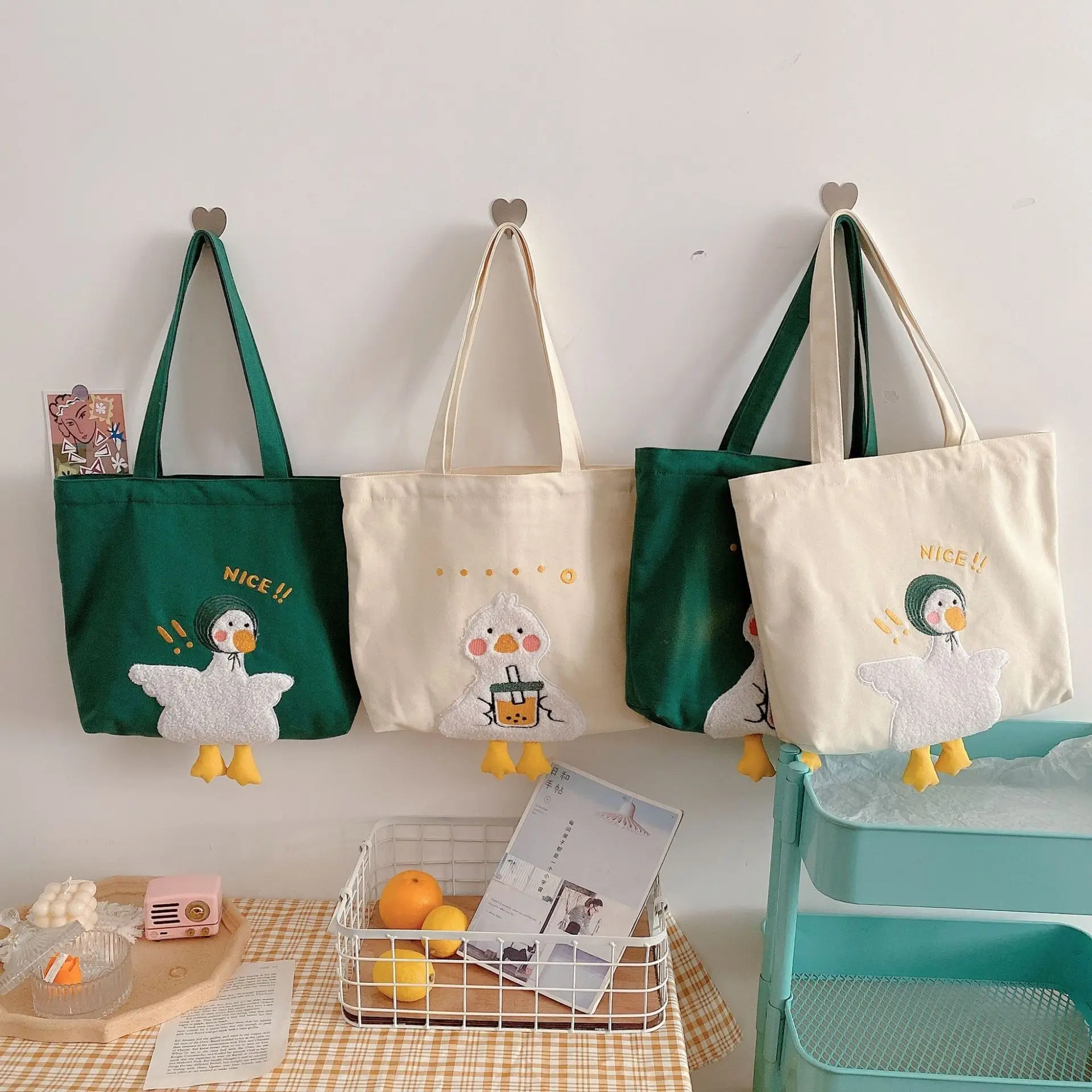 Cute Design Women's Canvas Sho - Embroidery Design Love 리뷰 및 가격