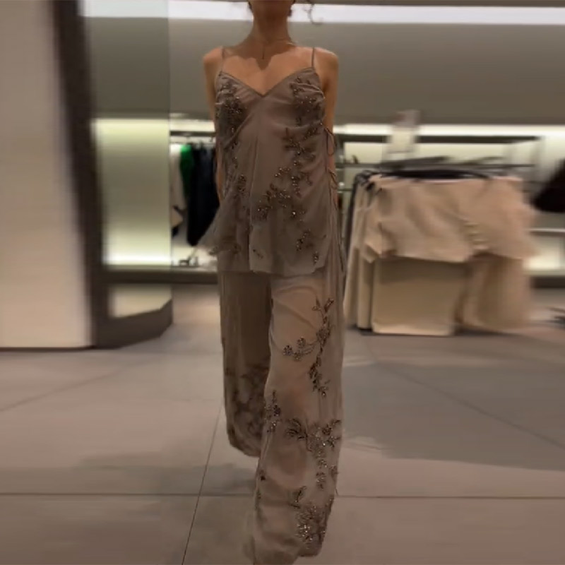 2026 New Women Grey Two-piece  - Embroidery Vest 리뷰 및 가격